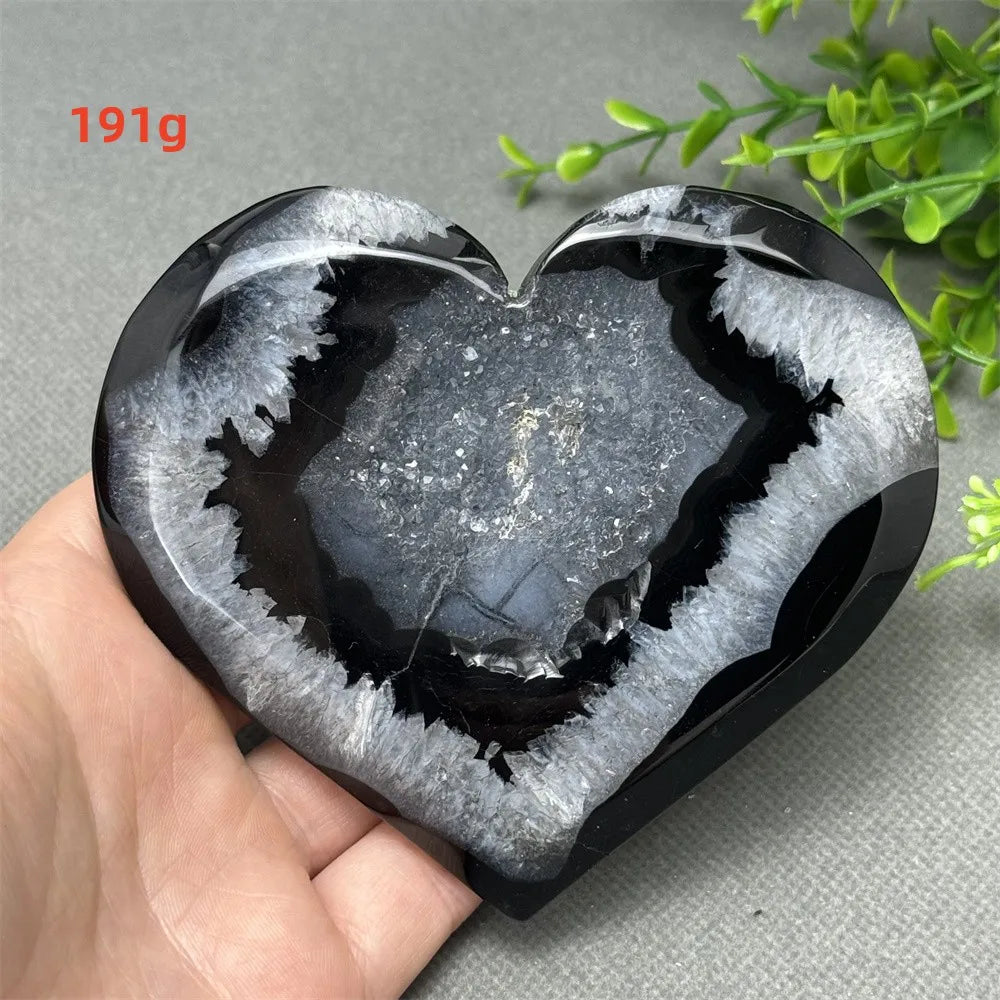 Black Agate Geode Heart – Healing Crystal for Reiki, Meditation, and Energy Work