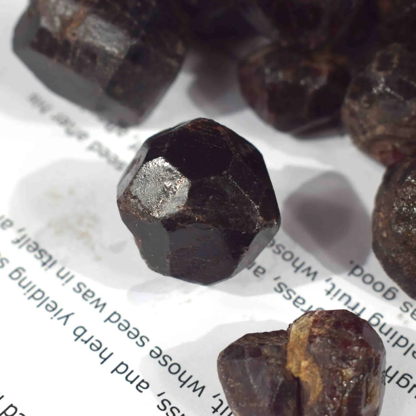 Natural Raw Garnet Gemstone Specimens – Healing and Spiritual Power