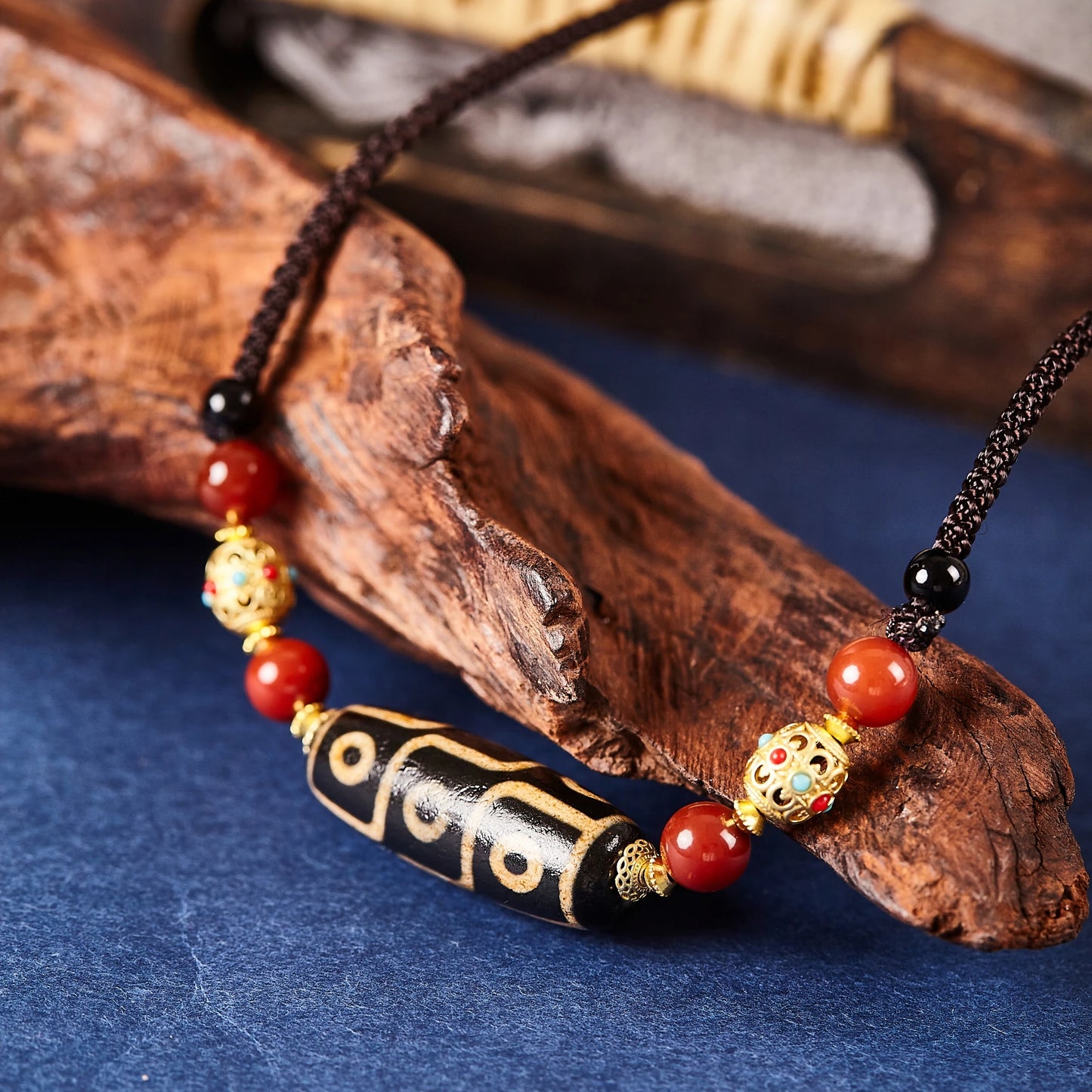 Handmade Tibetan Style 9-Eyes Totem Agate Dzi Bead Necklace - Good Luck Healing Jewelry for Unisex