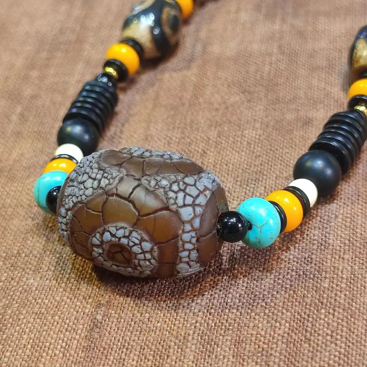 Natural Agate Three-Eyed Dzi Necklace with Dragon Scale Pattern - Adjustable Clavicle Chain